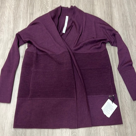 Lululemon sit in lotus wrap II - Picture 3 of 6